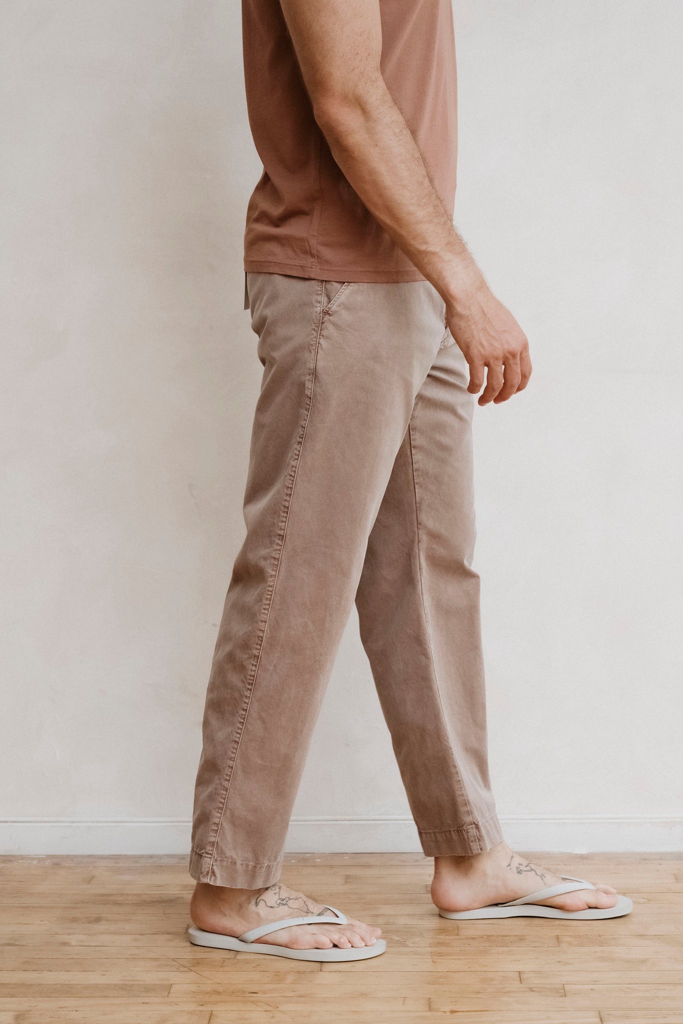SS26 WEEKEND CHINO