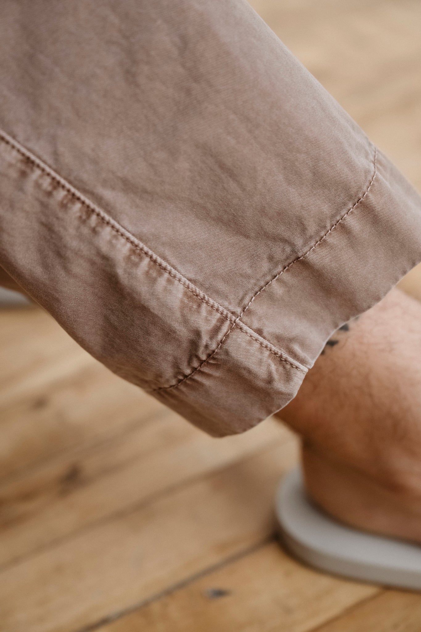 SS26 WEEKEND CHINO