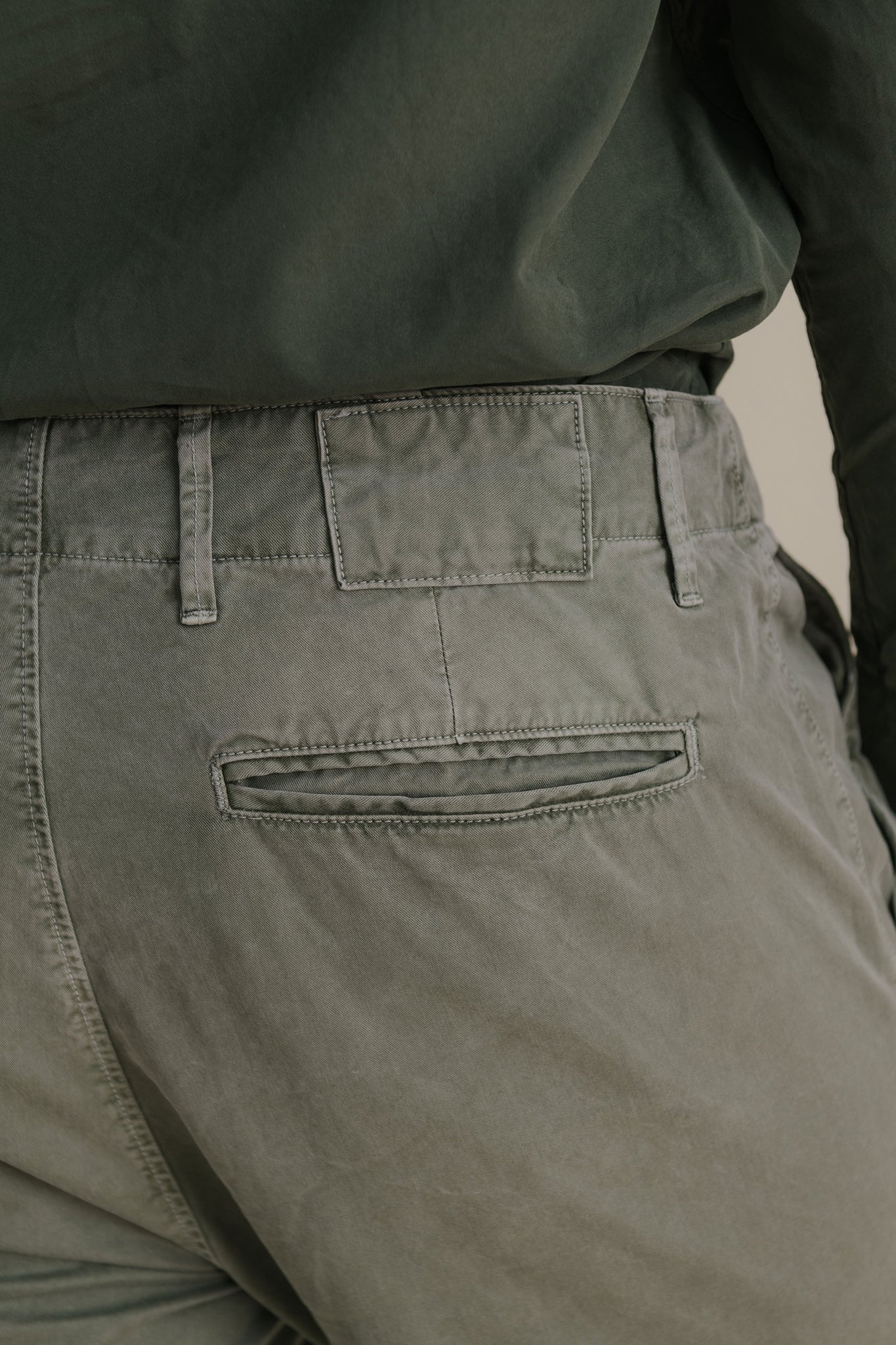 SS26 RELAXED TWILL SHORT